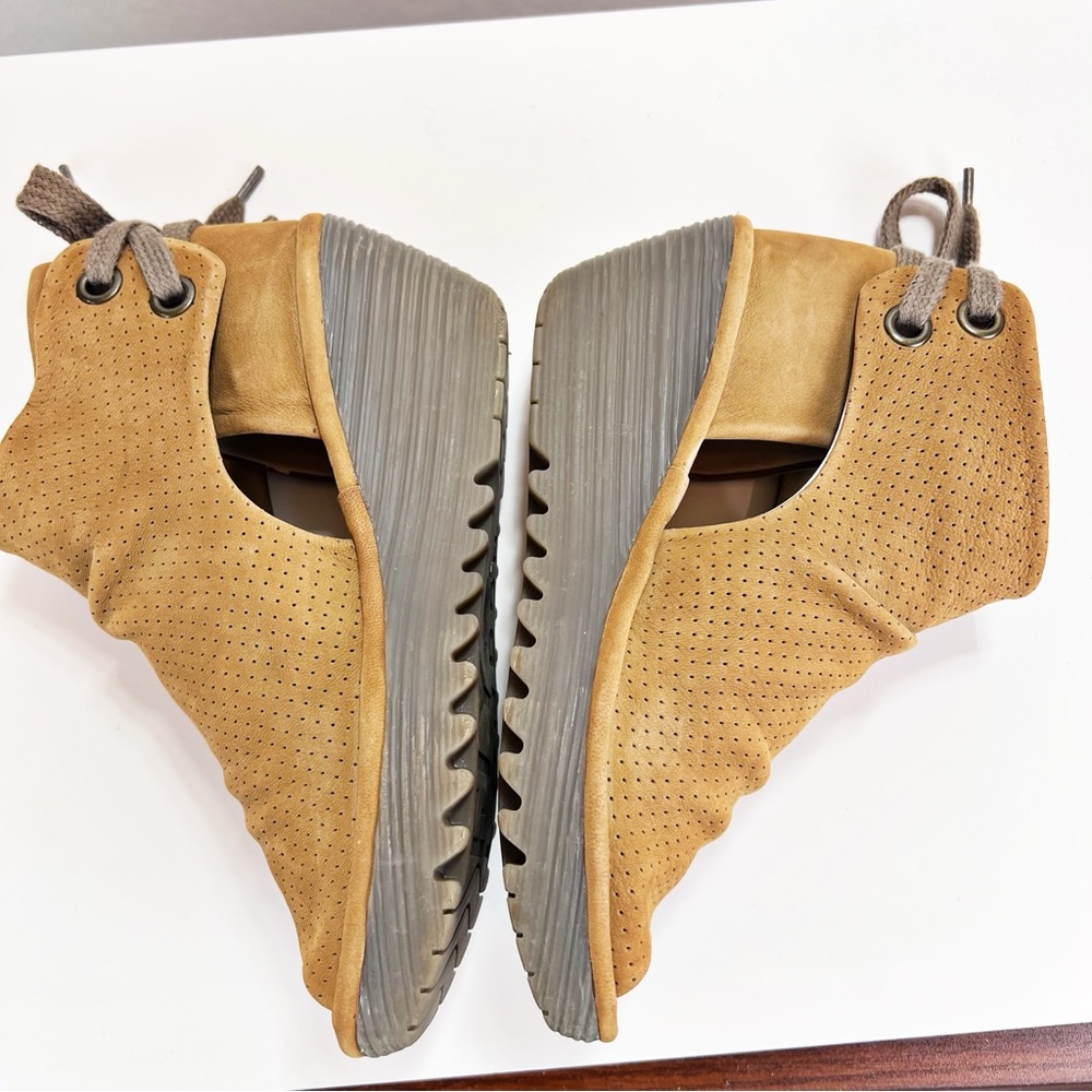 FLY London Yema Taupe Peep Toe Wedge Sandals Size 39/8-8.5 Chunky Cleat Boho - Picture 7 of 12